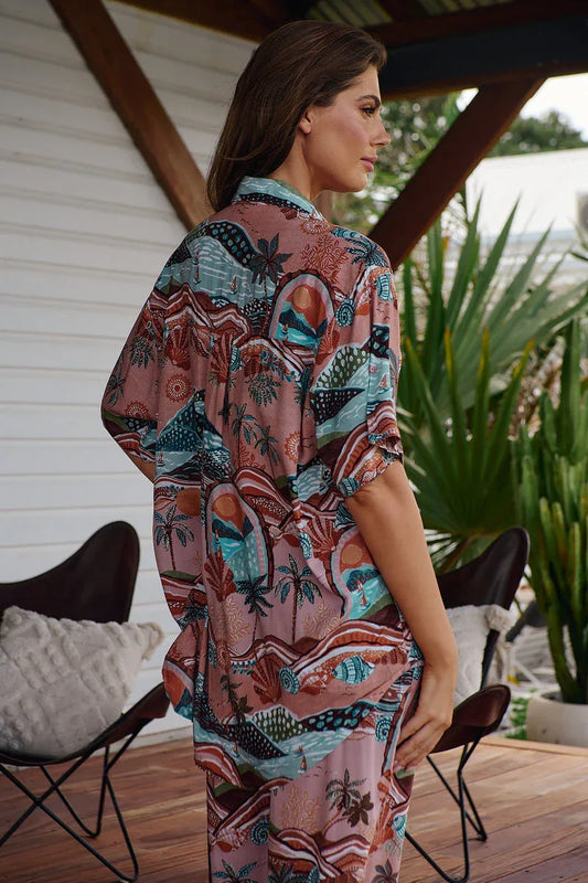 JAASE - Lola Shirt: High-Low Button Down Shirt In Lakeside Serenity - Guys & Girls Surf n Street