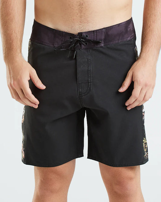 Mad Hueys Dirty Vacay Boardshort 18" - Black