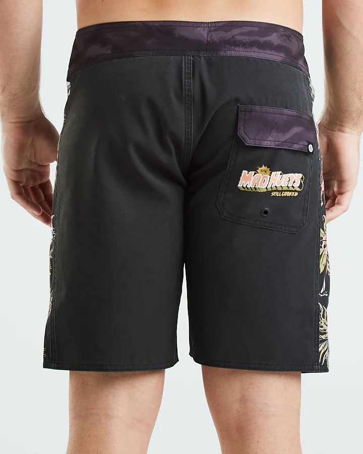 Mad Hueys Dirty Vacay Boardshort 18" - Black