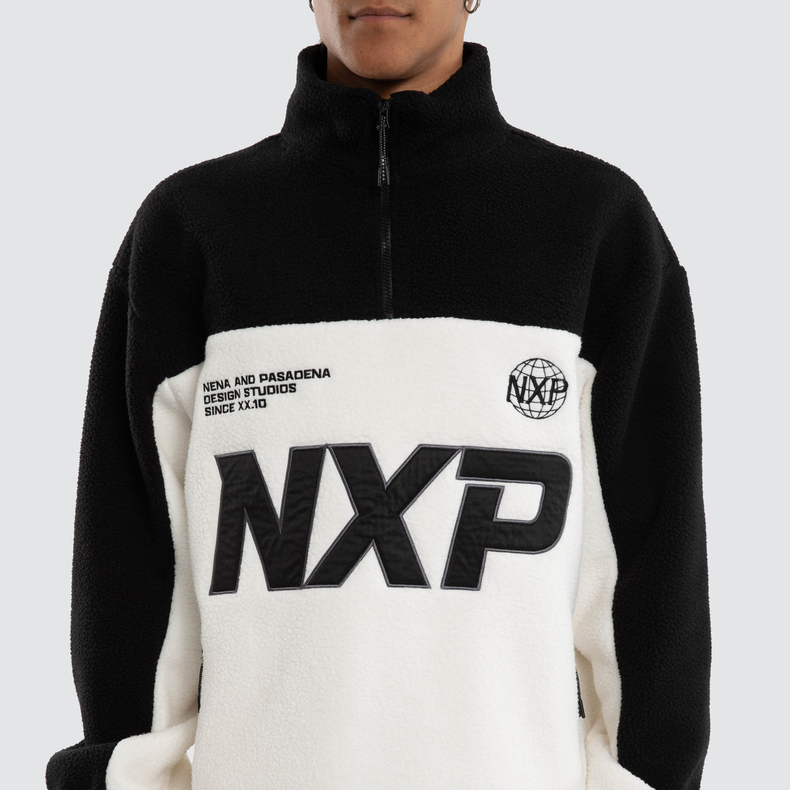 Nena And Pasadena Slick Pullover - Black/White
