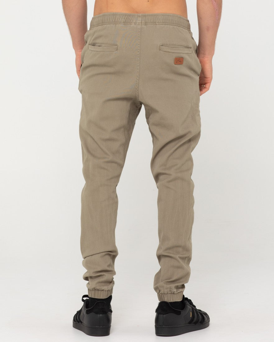 Rusty Hook Out Elastic Pant - Vintage Khaki